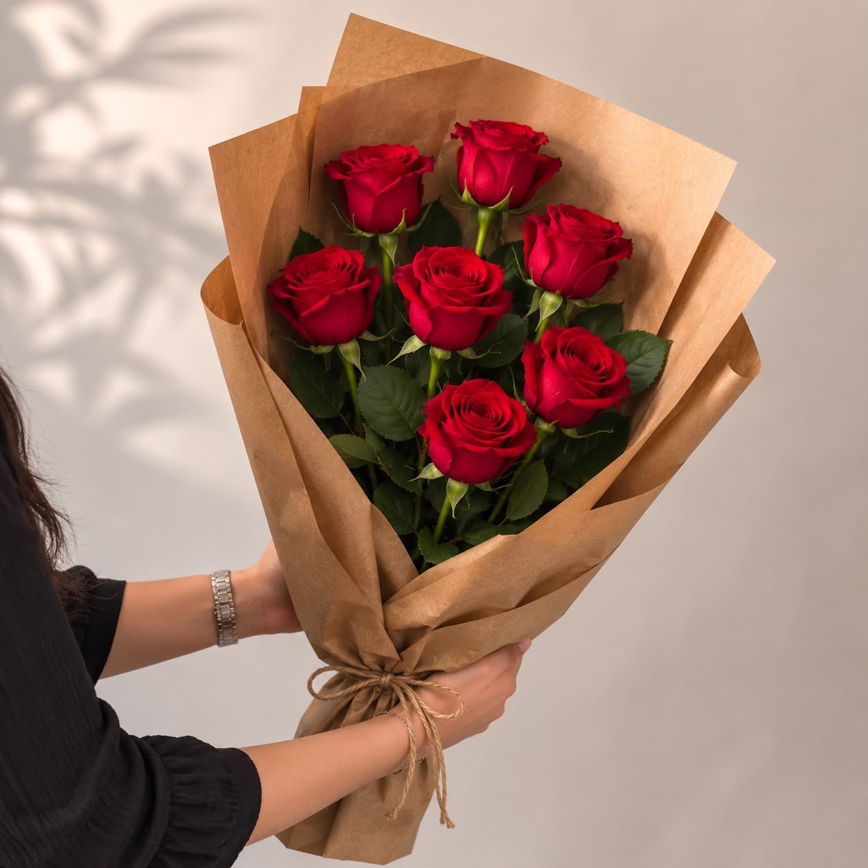 Elegant Fresh 8 Red Rose Flower Flat Bouquet 2
